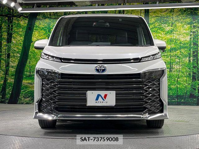 Toyota VOXY HYBRID 2023-06 7621274-14