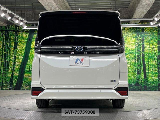 Toyota VOXY HYBRID 2023-06 7621274-15
