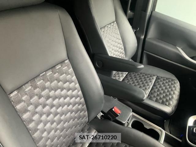 Toyota VOXY HYBRID 2024-08 7621277-11