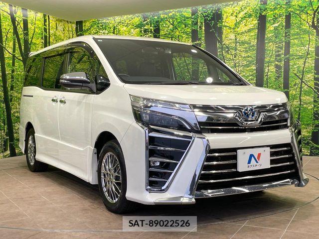 Toyota VOXY HYBRID 2021-04 7621294-16