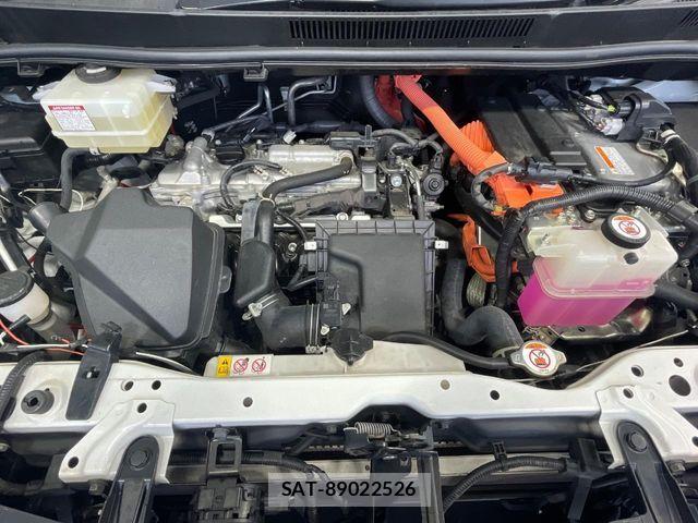 Toyota VOXY HYBRID 2021-04 7621294-18