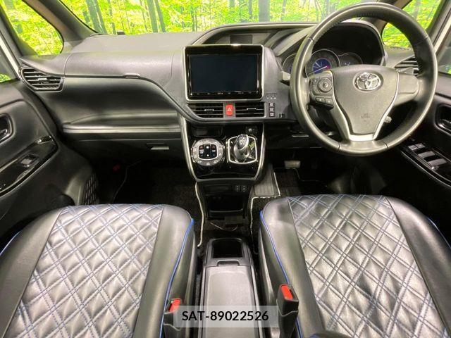 Toyota VOXY HYBRID 2021-04 7621294-1
