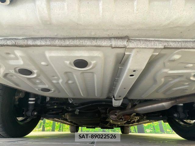 Toyota VOXY HYBRID 2021-04 7621294-19