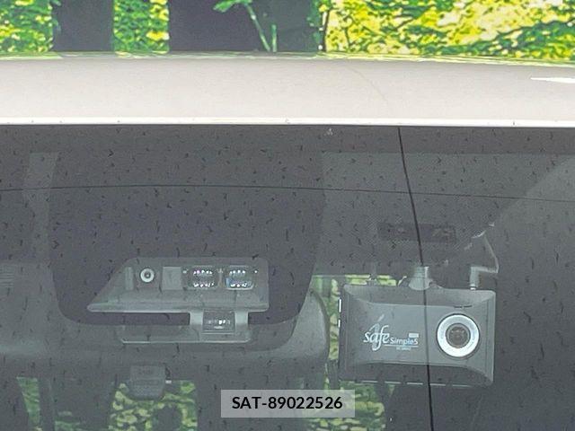 Toyota VOXY HYBRID 2021-04 7621294-4