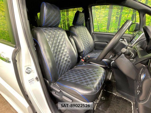 Toyota VOXY HYBRID 2021-04 7621294-7