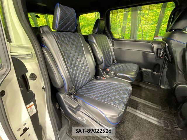 Toyota VOXY HYBRID 2021-04 7621294-8
