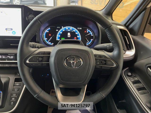 Toyota VOXY HYBRID 2023-09 7621279-14