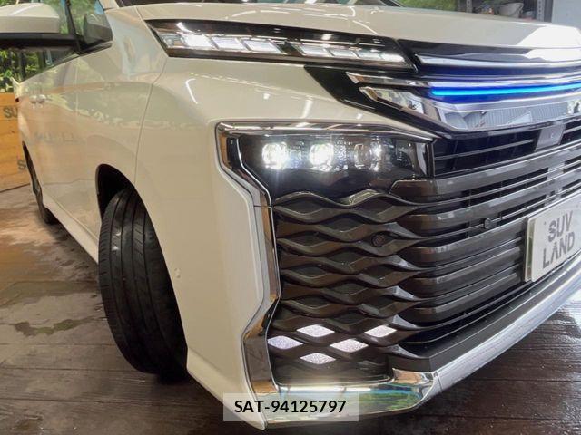 Toyota VOXY HYBRID 2023-09 7621279-15
