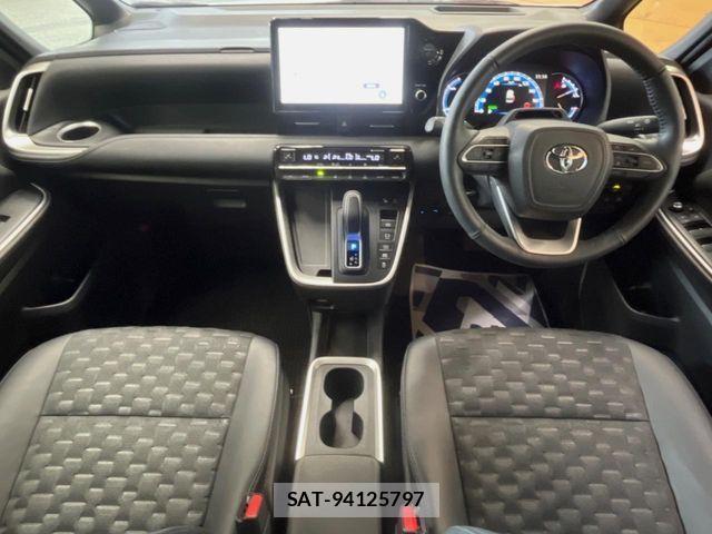 Toyota VOXY HYBRID 2023-09 7621279-1