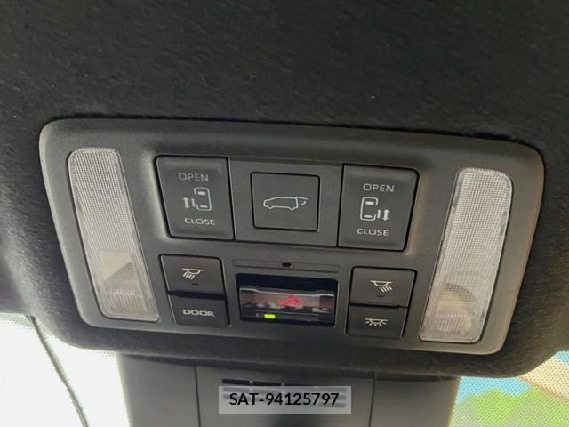 Toyota VOXY HYBRID 2023-09 7621279-7