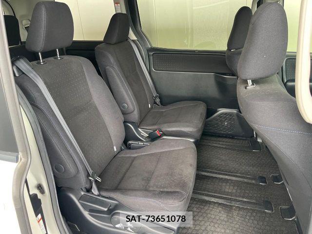 Toyota VOXY HYBRID 2014-02 7621308-9