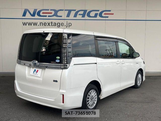 Toyota VOXY HYBRID 2014-02 7621308-16