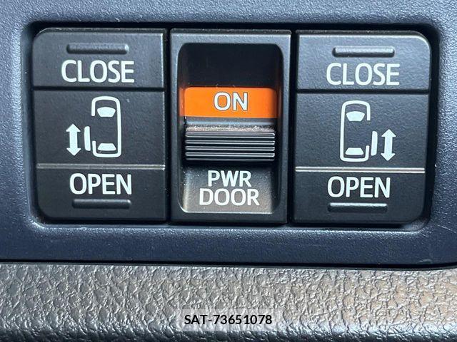 Toyota VOXY HYBRID 2014-02 7621308-4