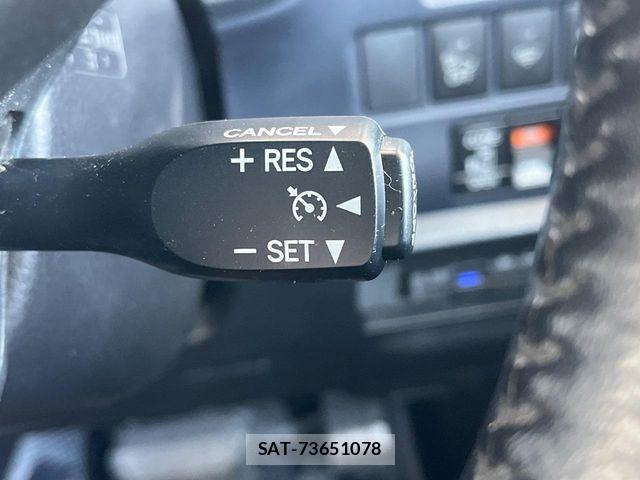 Toyota VOXY HYBRID 2014-02 7621308-6