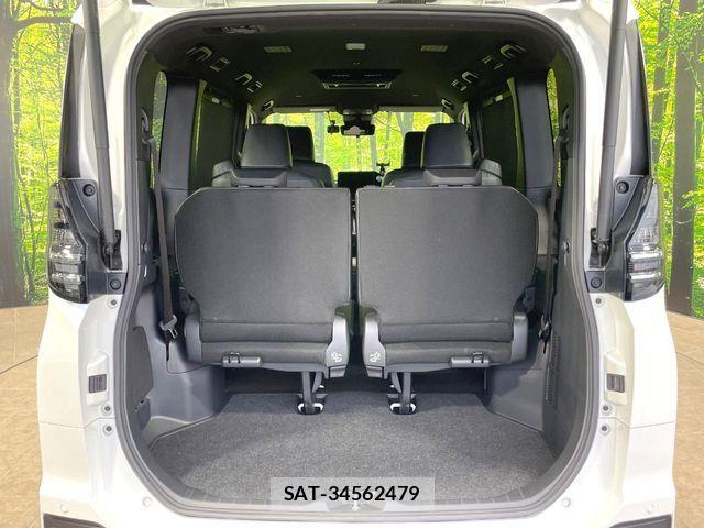 Toyota VOXY HYBRID 2022-10 7621278-10