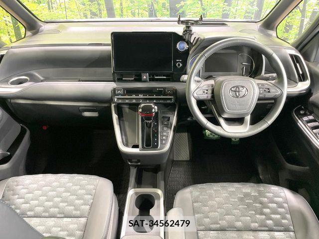 Toyota VOXY HYBRID 2022-10 7621278-1
