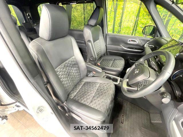 Toyota VOXY HYBRID 2022-10 7621278-8