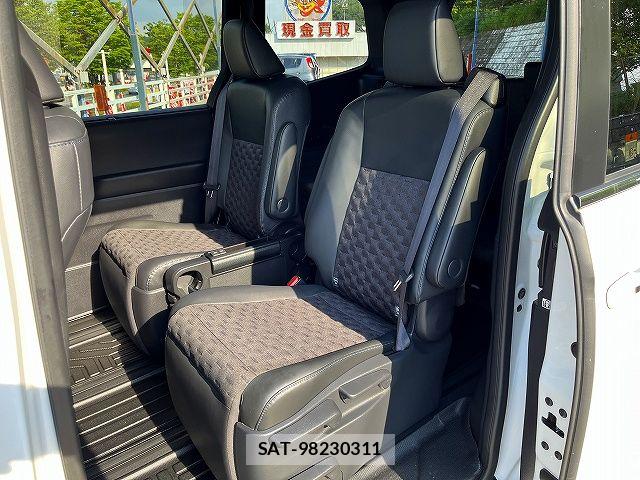 Toyota VOXY HYBRID 2025-01 7621273-12