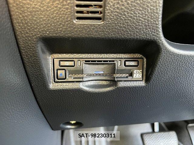 Toyota VOXY HYBRID 2025-01 7621273-15