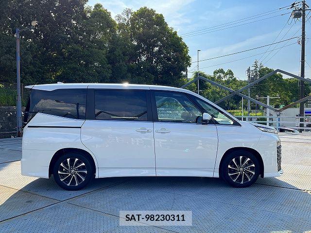 Toyota VOXY HYBRID 2025-01 7621273-17