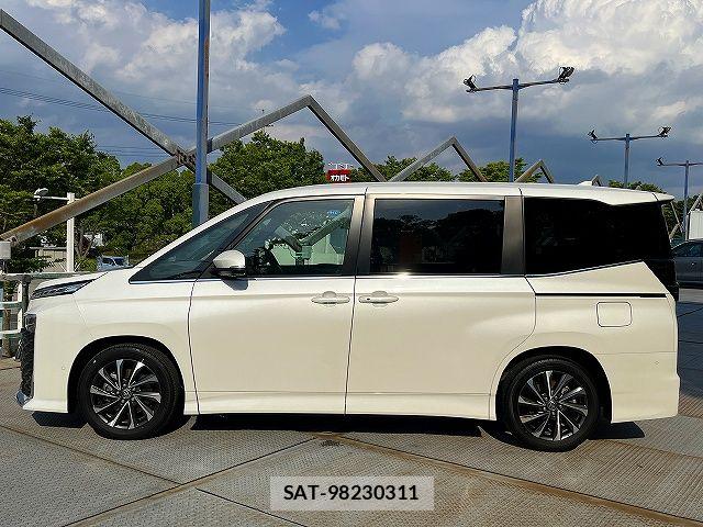 Toyota VOXY HYBRID 2025-01 7621273-23