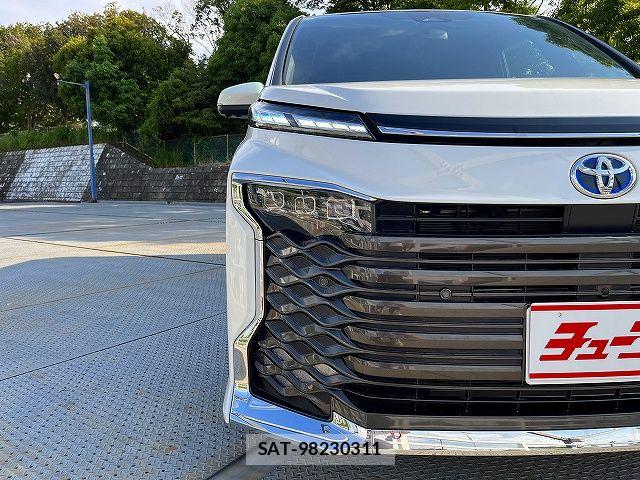 Toyota VOXY HYBRID 2025-01 7621273-24