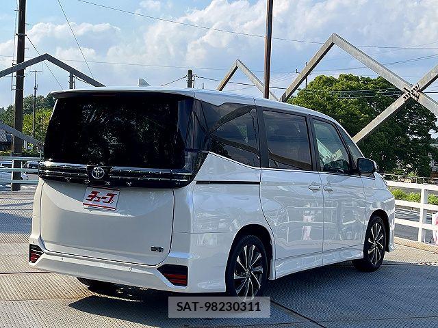 Toyota VOXY HYBRID 2025-01 7621273-2