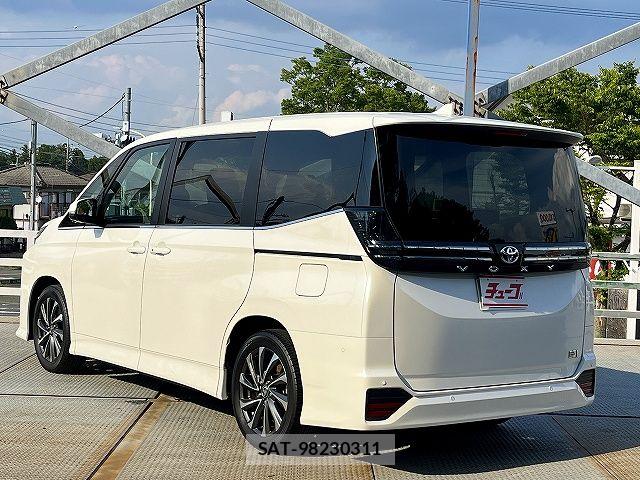 Toyota VOXY HYBRID 2025-01 7621273-8