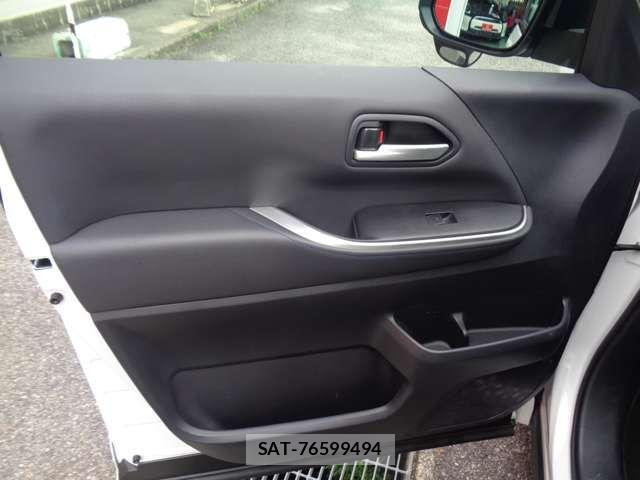 Toyota VOXY HYBRID 2023-10 7621282-8