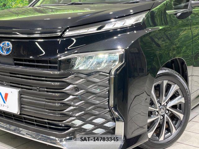 Toyota VOXY HYBRID 2024-06 7621263-12