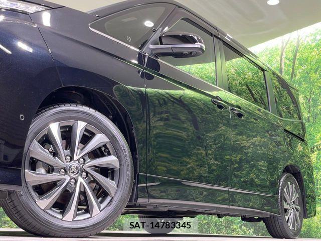 Toyota VOXY HYBRID 2024-06 7621263-13