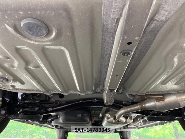 Toyota VOXY HYBRID 2024-06 7621263-19