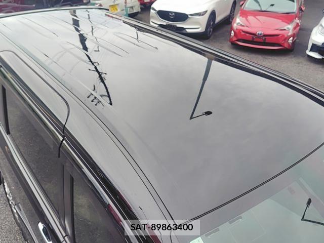Toyota VOXY HYBRID 2021-06 7621292-10