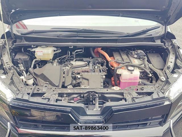 Toyota VOXY HYBRID 2021-06 7621292-11