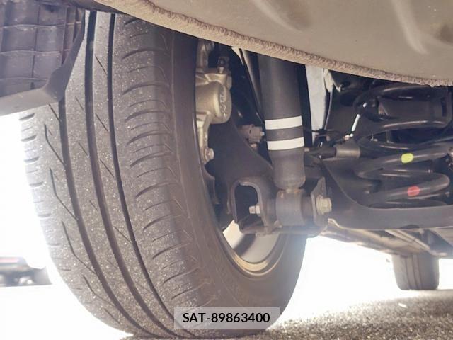Toyota VOXY HYBRID 2021-06 7621292-13
