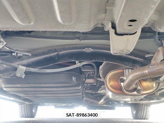 Toyota VOXY HYBRID 2021-06 7621292-15