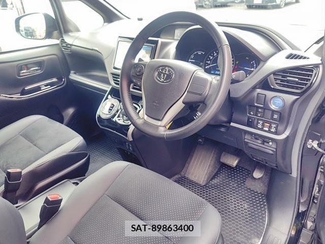 Toyota VOXY HYBRID 2021-06 7621292-16