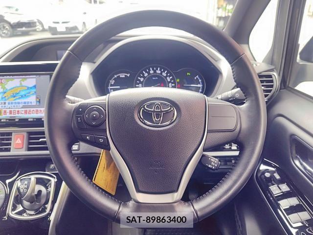 Toyota VOXY HYBRID 2021-06 7621292-18