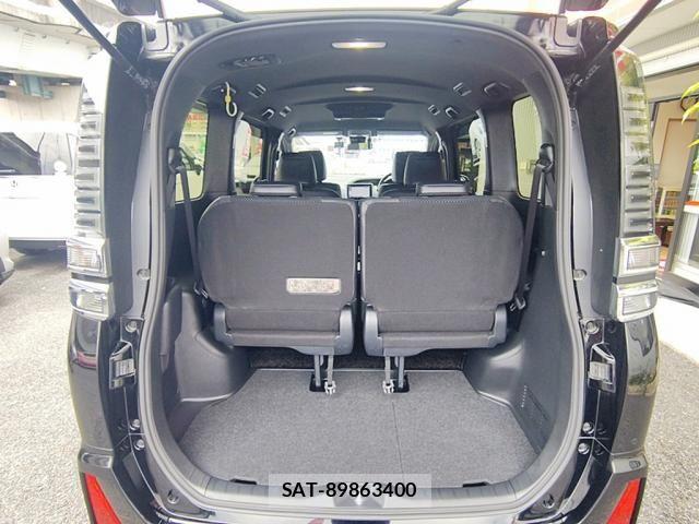 Toyota VOXY HYBRID 2021-06 7621292-29