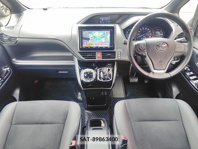 Toyota VOXY HYBRID 2021-06 7621292-6