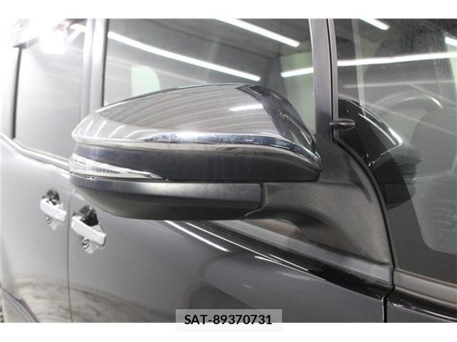 Toyota VOXY HYBRID 2018-03 7621306-9