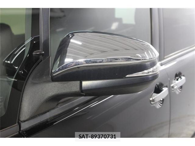 Toyota VOXY HYBRID 2018-03 7621306-16