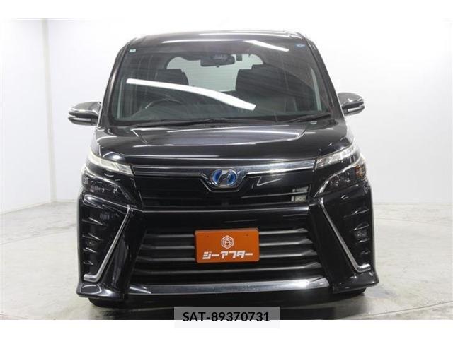 Toyota VOXY HYBRID 2018-03 7621306-1