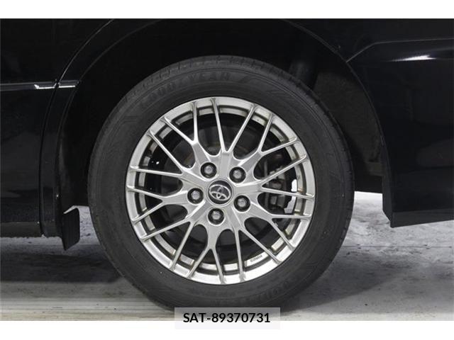 Toyota VOXY HYBRID 2018-03 7621306-24