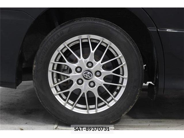 Toyota VOXY HYBRID 2018-03 7621306-25