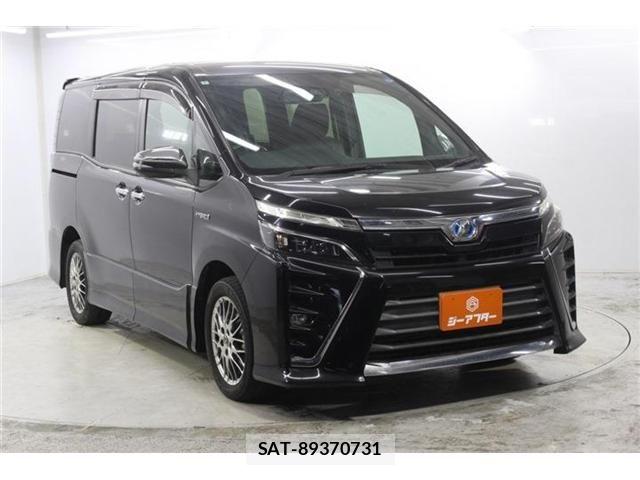 Toyota VOXY HYBRID 2018-03 7621306-2