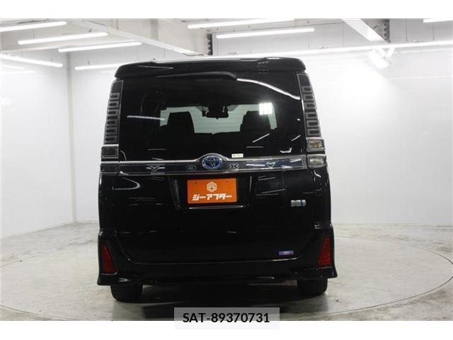 Toyota VOXY HYBRID 2018-03 7621306-5