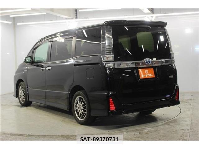 Toyota VOXY HYBRID 2018-03 7621306-6