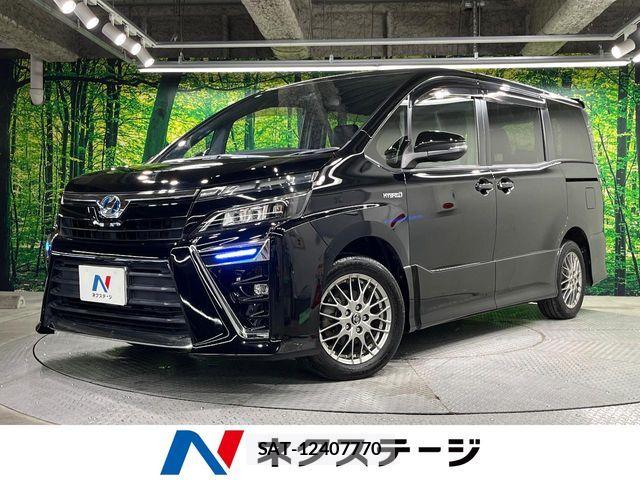 Toyota VOXY HYBRID 2017-07 7621298-0