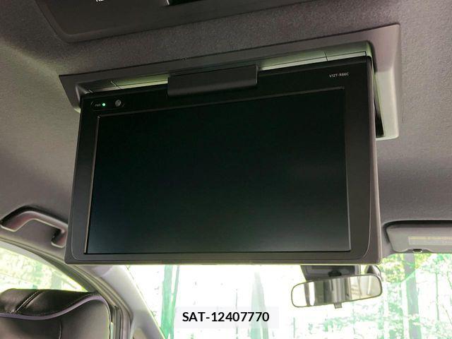 Toyota VOXY HYBRID 2017-07 7621298-2